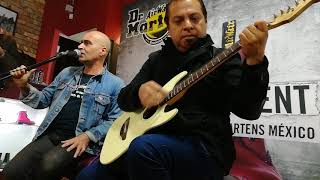 JAVIER CORCOBADO. ORQUESTA DE PERROS.