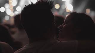 lady weeping at the crossroads Carla Bruni