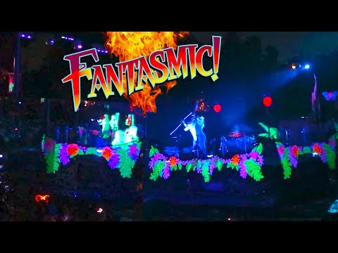 Disney Fails- Fantasmic! Rafiki Barge Crash with Monkey Barge | Fantasmic Fail