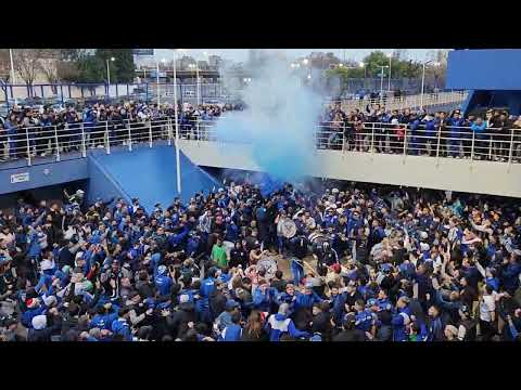 "Previa hinchada Vélez vs Godoy cruz 2023" Barra: La Pandilla de Liniers &bull; Club: Vélez Sarsfield