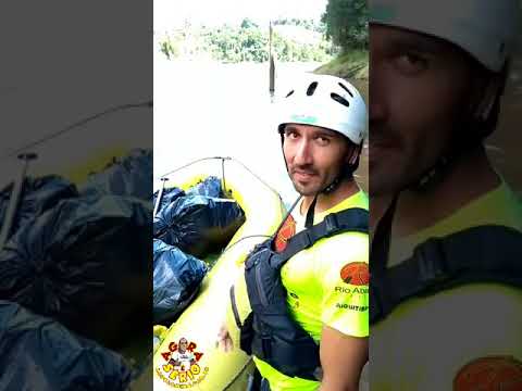 Equipe de Rafting do Rio Abaixo faz Limpeza no Rio Juquiá