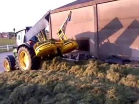 john deere 6310SE met veenhuis kuilverdeler