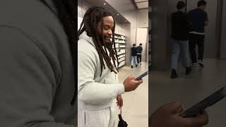 Download lagu Apple Vision Pro Review! Part 2 - Picking Up The Order mp3