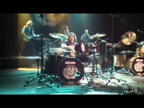 Vinny Appice - Holy Diver (Dio cover, Carmine & Vinny Appice Drum Wars 03/11/2012, Bilbao).MOV