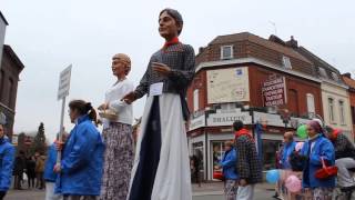 preview picture of video 'Parade Week-end Géant - Tourcoing 2013 (partie 1/2)'