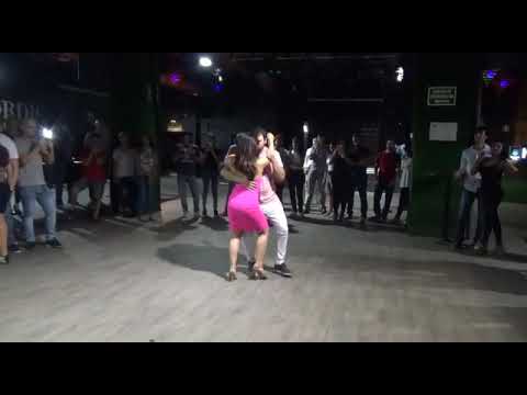 Traicionera (Grupo Extra) Yuko y Valentin en sala Cats Madrid