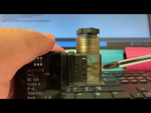 Uninstalling a Din connector 101