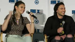 JESSE RATH & NICOLE MAINES (Supergirl) - Fan Expo Vancouver 2020 - Panel video