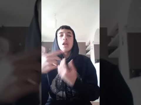 Gitano gallego de Sevilla rapeando