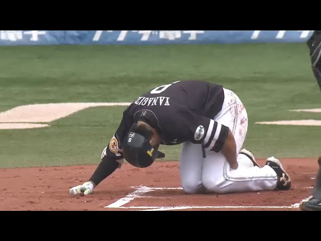 【1回表】ファン絶句... ホークス・柳田デッドボールでまさかの途中交代 2015/9/26 M-H