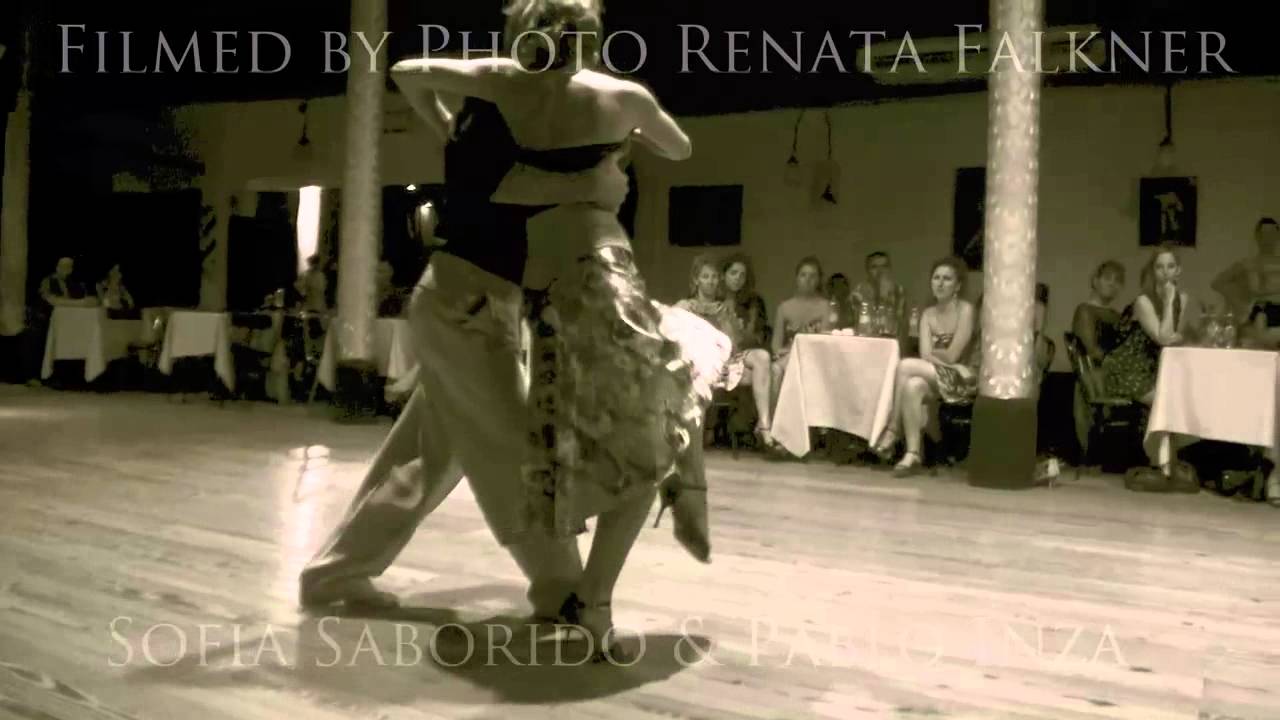 Sofia Saborido & Pablo Inza bailan a Gricel @ Photo Renata Falkner Tangoinprogressvienna