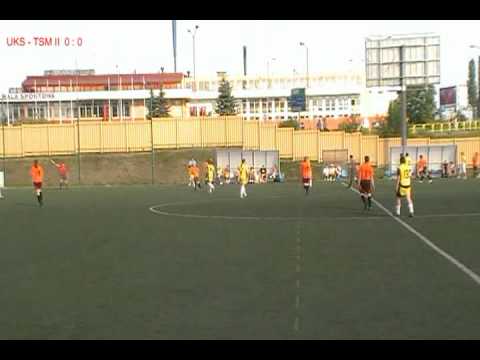 Skrót meczu UKS Jaskółki Chorzów - TS Mitech II Żywiec.