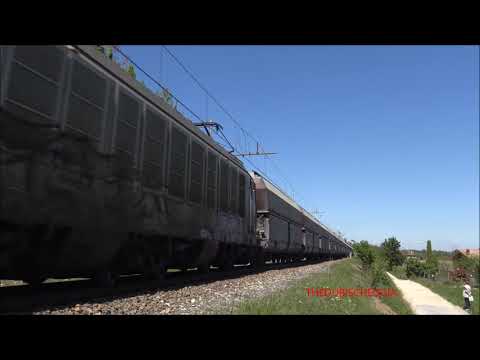 IL SALUTO DELLA E.652 CON MERCI IN TRANSITO NELLA CAMPAGNA DI BORGO S. D. (CN) VEN. - 7 - 5 - 2021.