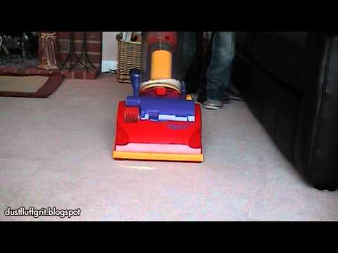 Dyson DC01 De Stijl pick-up demo
