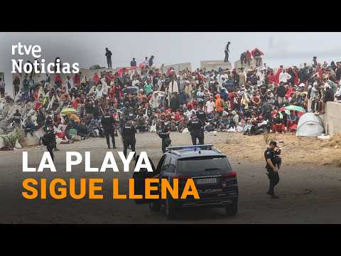 Crisis Migratoria Ceuta | Miles de migrantes siguen en la playa del Trampolín | RTVE