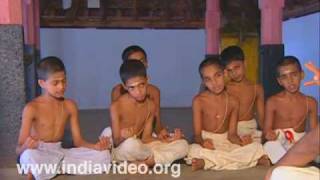 Learning the Vedas - the continuing tradition 