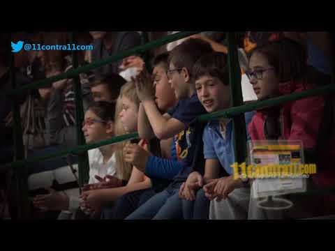 La afición del Aquimisa Carbajosa anima al equipo