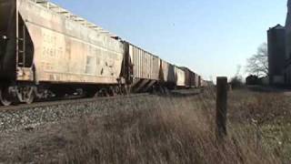 preview picture of video 'CSX 358 - Eastbound at Mulliken, MI'