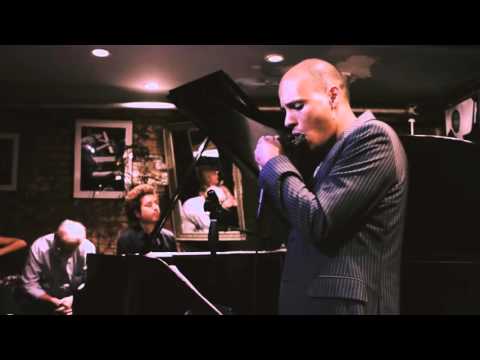 Kevin Hays & Grégoire Maret  "Senhorinha"