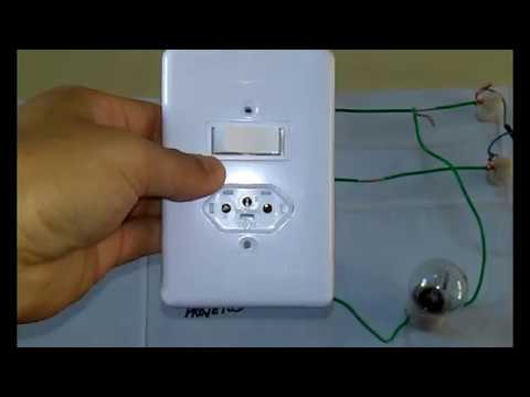 How to Install a Simple Socket with a Lamp Switch (Use Insulating Tape and Different Wire Colors)