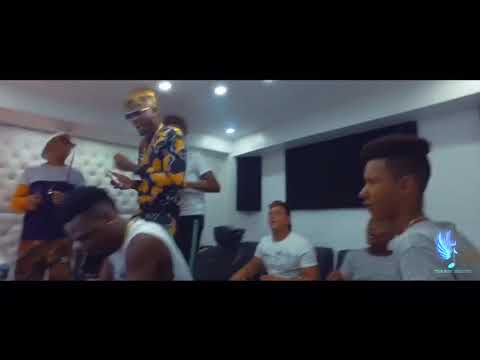 AWARI PIKINAO - POPY Y LA MODA (video promo)