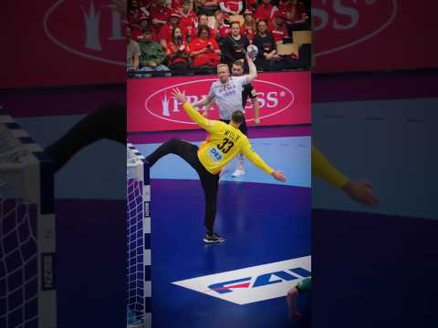 The way he stretched the leg is INSANE 🤯🐺 #ehfeuro2026 #handball #håndbold #puregreatness