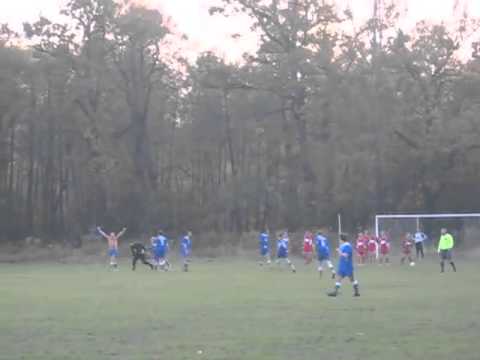 LKS Woszczyce   UKS Suszec 22 10 2011 Ostatnia Akcja   Bramkarz LKS strzela na 2 2