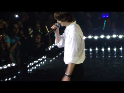 [Music Bank in Brazil 2014] Taemin, Sunggyu and Jonghyun - Garota de Ipanema
