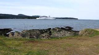 preview picture of video 'Time lapse of a ferry between Galiano Island and Mayne Island taken with a Canon G9'