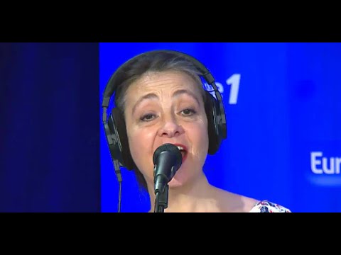 Plaza Francia Orchestra et Catherine Ringer chantent "Bárbara Mónica" sur Europe 1