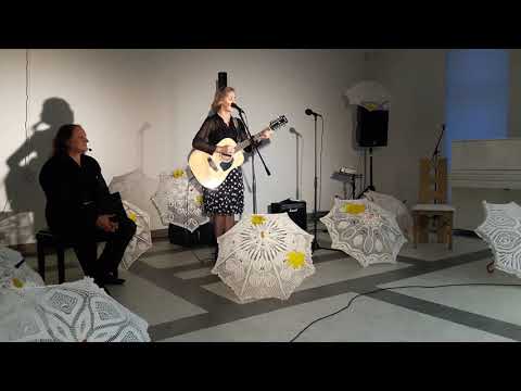 Tu nežinai. Atlieka dainos teksto ir muzikos autorė Rima Žudienė. Poezijos ir gitaros improvizacijų vakaras Rokiškio Juozo Keliuočio viešojoje bibliotekoje. Video Alicijos Matiukienės.