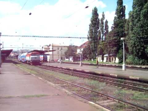 749006 na čele os. 9063 - Praha Vršovice - 31.7.2010.