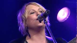 Lyn Bowtell - Sing Along