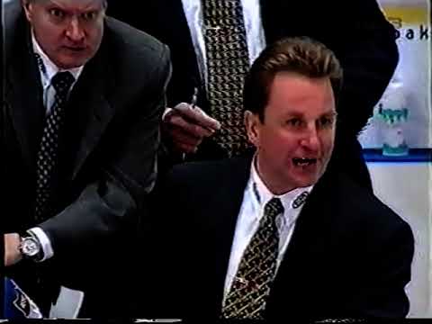 16.9.2001 Alex Brooks (Jok) vs Ilkka Pikkarainen (HIFK) / Mikko Ruutu (Jok) vs Pauli Levokari (HIFK)