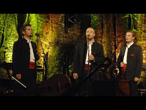 Klapa Šufit -  Ponoć je mila moja majko  I  Poljud 2007