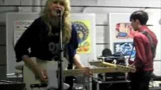 LadyHawke, &quot;Paris is burning&quot; (live)