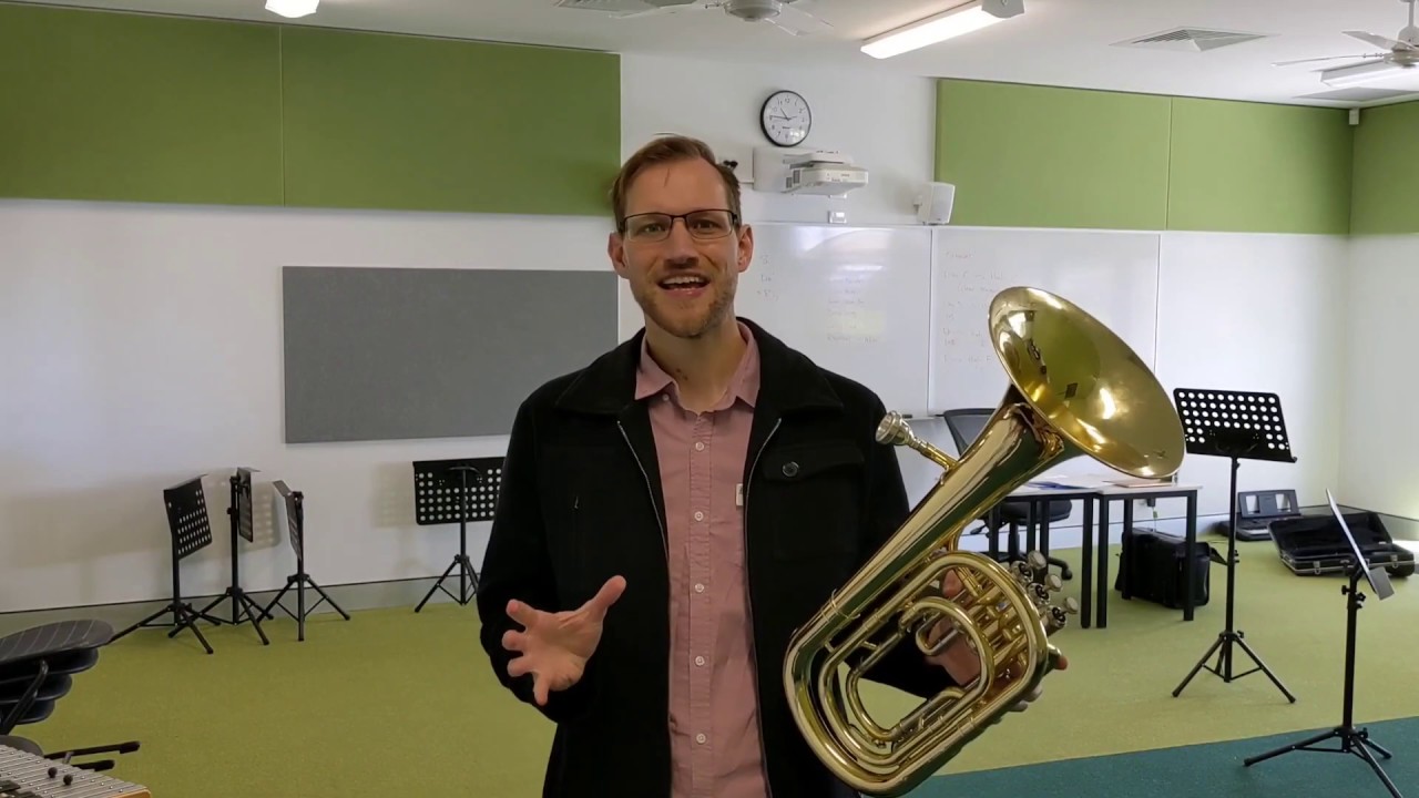 What does the baritone look like? EN General