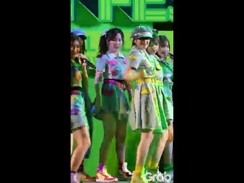 [Bamboo BNK48] Yume e no Route + Oogoe Diamond (141119 Grab Urban Night Fest @ Canapaya Riverfront)