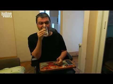 Nišlija koji boluje od spinalne mišićne atrofije se boji da ne izgubi jedinog asistenta