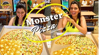 2 Foot Monster Pizza 😍(Aik Sath 8 Log Full) at La pinoz , Surat Street Food | Indian Street Food