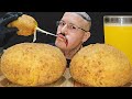266 ASMR COMIDA BOLA DE QUEIJO GIGANTE KETCHUP MUKBANG BRASIL Mateus ASMR