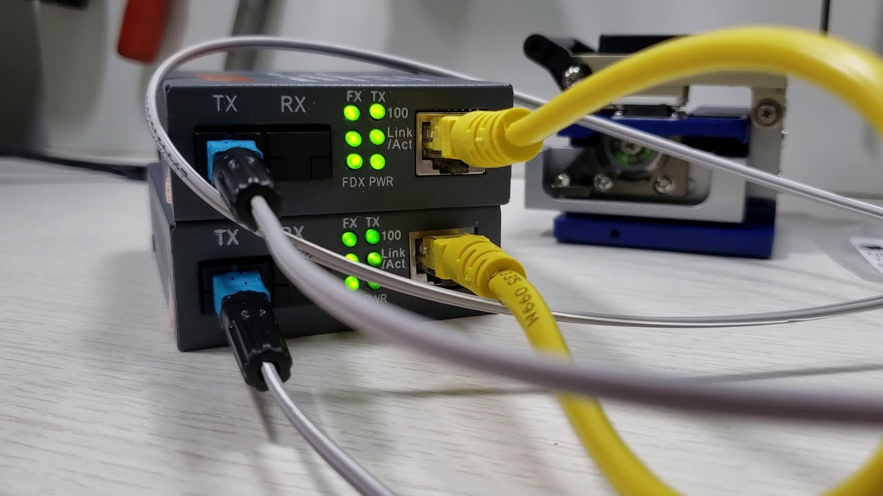 Point-to-point fiber optic link in detail