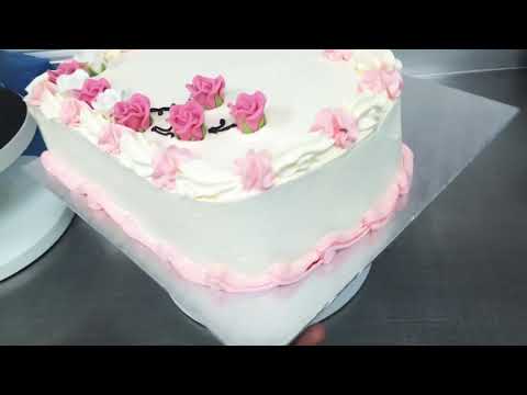 Vanilla heart shape cake💖