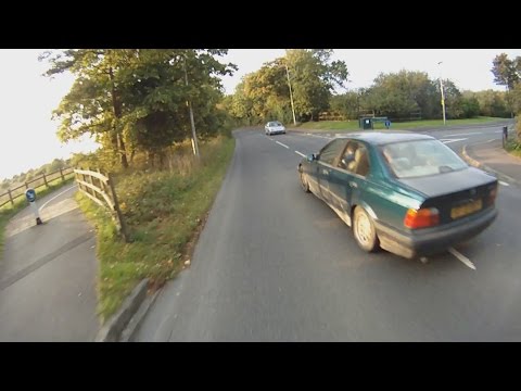 R731BBH - Overtakes Into Oncoming Traffic
