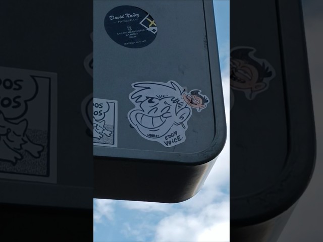 Vídeo relacionado con Xanthelle Meme Sticker, 100 piezas de pegatinas divertidas Anime Graffiti, Cute Vinyl Sticker Set Sobrenatural, Pack de pegatinas para Adultos para Laptop, Skateboard y DIY