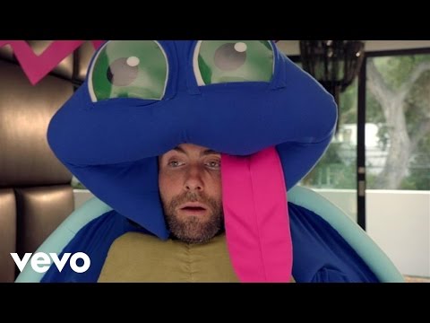 Maroon 5 - Don't Wanna Know (Official Music Video)