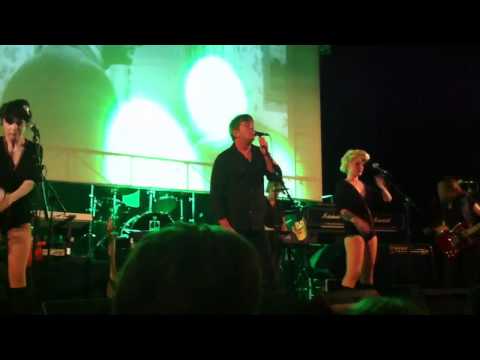 Polyphonic Size w/ JJ Burnel  - Je t'ai toujours aimee