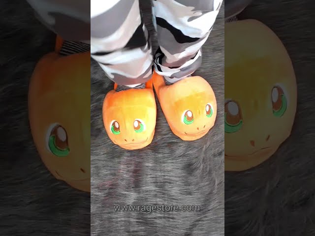 Vídeo relacionado con WANHONGYUE Anime Pantuflas Hombre Mujer Invierno Cálido Suave Zapatillas de Casa Antideslizantes Zapatos para Interiores Exteriores AOT LOGO 44-45 EU