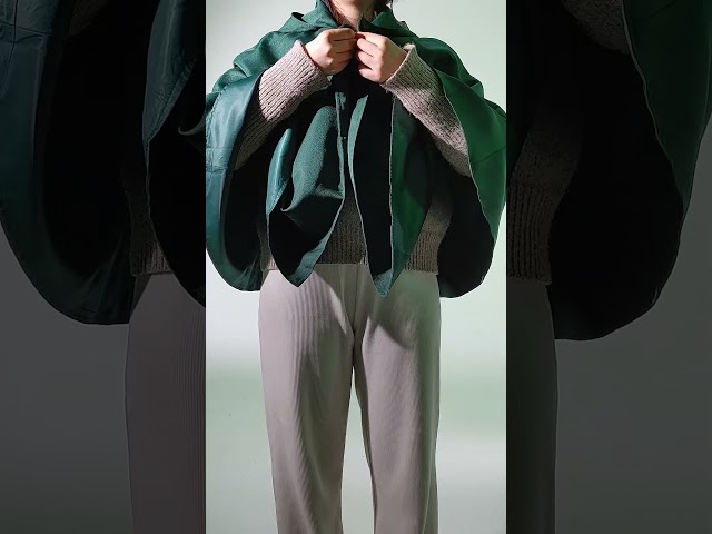 Vídeo relacionado con Attack on Titan Scout Regiment Survey Corps Pocket Logo Camiseta