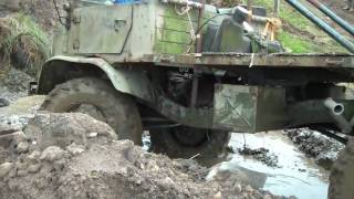 preview picture of video '2 stroke Lawnmower Engined Unimog 404 Playing'